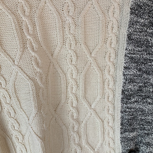 NWOT Women’s Soft Surroundings Cable Knit Sweater Size Medium - Picture 4 of 8